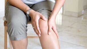 Semne și simptome ale osteoartritei genunchiului